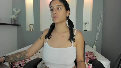 Karolyne online show from 01.18.25