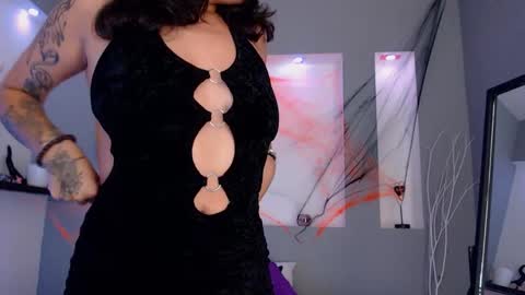 Karolyne online show from 10.19.25