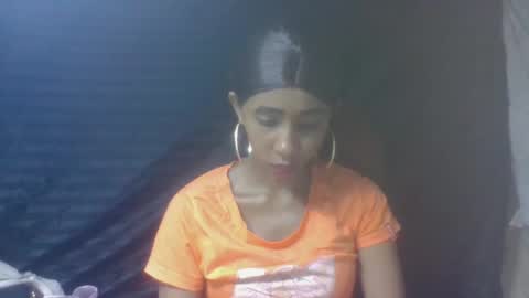 Snapshot of zeolineess chatting on 11.21.25 zeolineess online show from 11.21.25