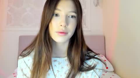 Snapshot of zerelle chatting on 02.02.26 Ivy online show from 02.02.26