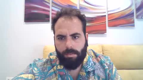 Snapshot of zeusateneo chatting on 10.04.25 Zeus online show from 10.04.25