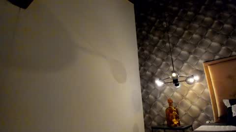 Snapshot of zeusjeff chatting on 12.01.24 zeus online show from 12.01.24