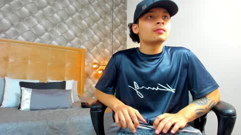 Snapshot of zeusjeff chatting on 12.13.24 zeus online show from 12.13.24