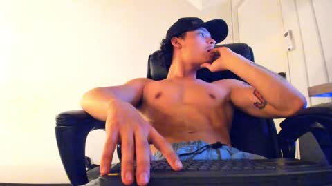 Snapshot of zeusjeff chatting on 12.20.24 zeus online show from 12.20.24