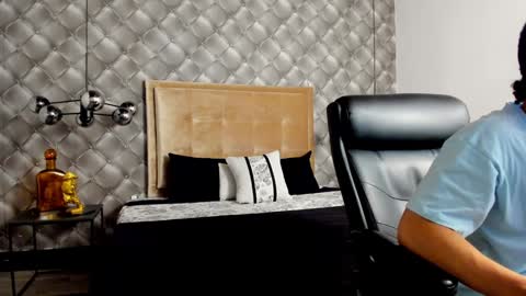 Snapshot of zeusjeff chatting on 12.26.24 zeus online show from 12.26.24