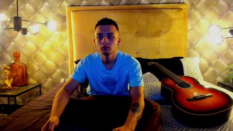 Snapshot of zeusjeff chatting on 01.14.25 zeus online show from 01.14.25