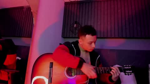 Snapshot of zeusjeff chatting on 02.01.25 zeus online show from 02.01.25