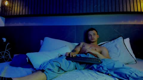 Snapshot of zeusjeff chatting on 02.07.25 zeus online show from 02.07.25