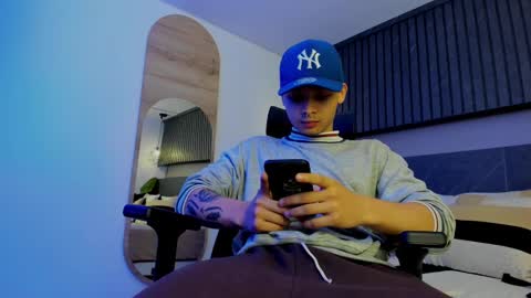 Snapshot of zeusjeff chatting on 02.13.25 zeus online show from 02.13.25