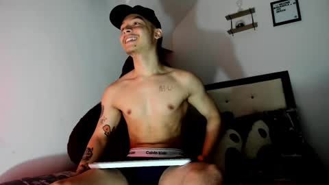 Snapshot of zeusjeff chatting on 11.27.25 zeus online show from 11.27.25