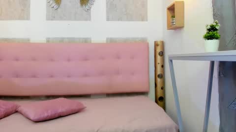 ZHAMIRA  ANDRES online show from 01.10.26