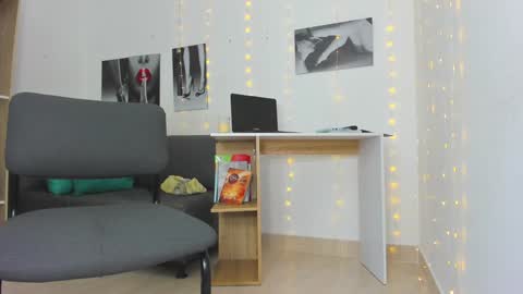 Snapshot of zhara_becherovka chatting on 12.10.24 Zhara online show from 12.10.24