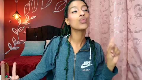 Zia Green online show from 01.13.25