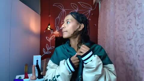 Zia Green online show from 02.11.25