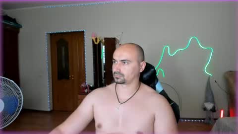 Snapshot of ziesh chatting on 06.13.26 Ziesh online show from 06.13.26