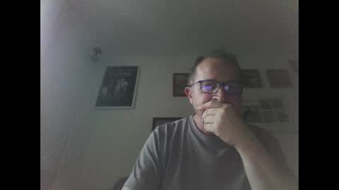 Snapshot of zippi55 chatting on 10.13.25 Zippi online show from 10.13.25