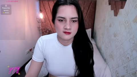 Snapshot of zoe__taylor__ chatting on 05.20.26 ZOE TAYLOR online show from 05.20.26