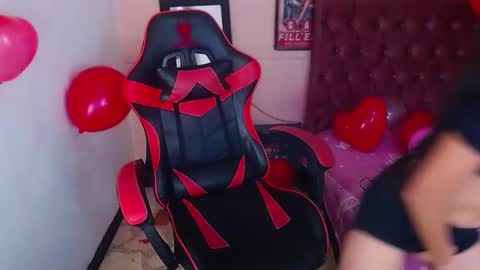 Z O E online show from 02.15.25