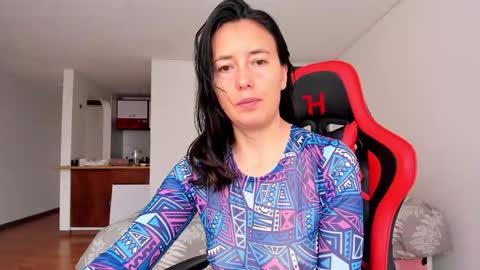 Snapshot of zoe_jeane_beker chatting on 12.17.25 ZOE online show from 12.17.25