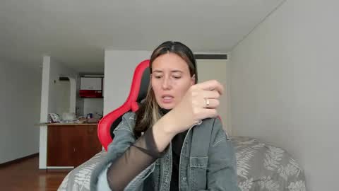 Snapshot of zoe_jeane_beker chatting on 03.29.26 ZOE online show from 03.29.26