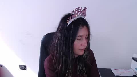 Snapshot of zoe_jeane_beker chatting on 04.01.26 ZOE online show from 04.01.26