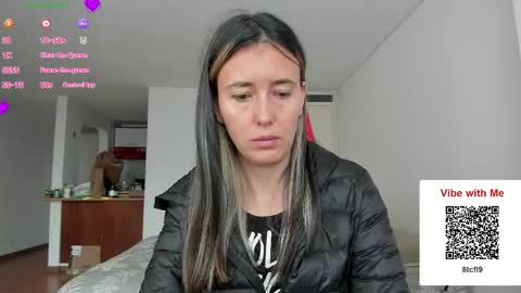 Snapshot of zoe_jeane_beker chatting on 06.05.26 ZOE online show from 06.05.26