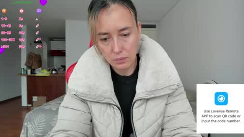 Snapshot of zoe_jeane_beker chatting on 06.06.26 ZOE online show from 06.06.26