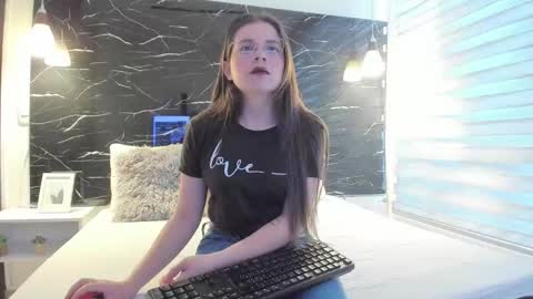 Snapshot of zoe_le chatting on 01.17.26 Zoe online show from 01.17.26