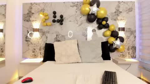 Zoe online show from 04.16.26