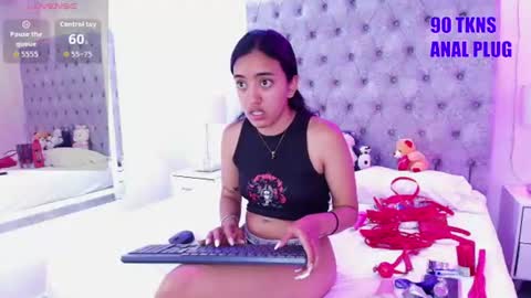 Snapshot of zoe_m00n chatting on 07.14.26 zoe online show from 07.14.26
