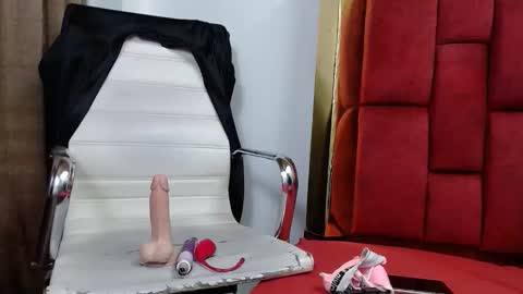 zoe_miller69 online show from 11.30.25