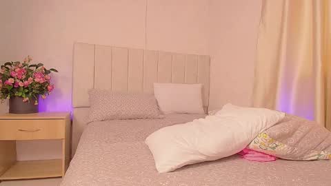 Mia online show from 12.18.24