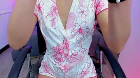 zoe_moreau online show from 04.07.26