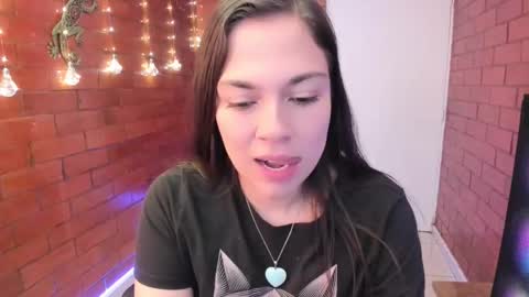 Snapshot of zoe_ringer chatting on 10.03.25 Zoe online show from 10.03.25