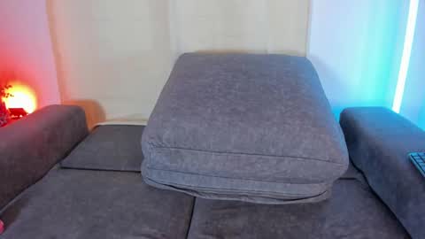 Snapshot of zoe_roux210949 chatting on 03.10.25 Zoe online show from 03.10.25