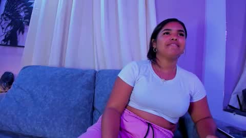 Snapshot of zoe_roux210949 chatting on 09.21.25 Zoe online show from 09.21.25