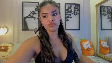 Snapshot of zoe_roux210949 chatting on 10.19.25 Zoe online show from 10.19.25