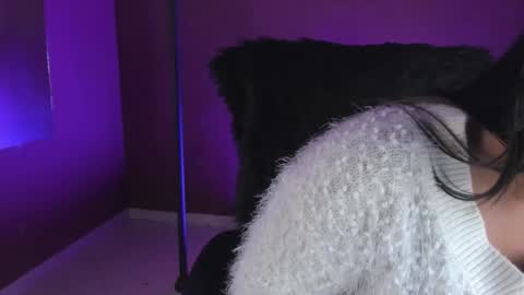 Snapshot of zoe_roux210949 chatting on 11.28.25 Zoe online show from 11.28.25