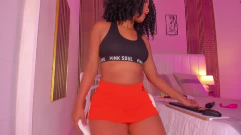 Snapshot of zoe_sky_ chatting on 10.01.25 Hi guys i am Zoe online show from 10.01.25