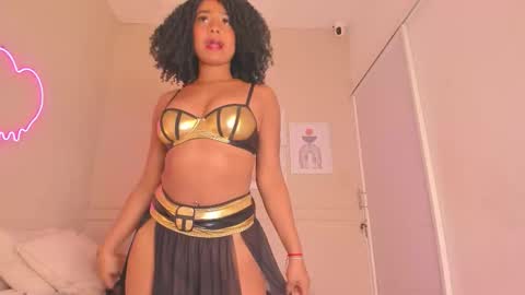 Snapshot of zoe_sky_ chatting on 11.11.25 Hi guys i am Zoe online show from 11.11.25