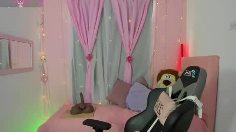 Snapshot of zoe_sullivan_ chatting on 09.14.25 zoe_sullivan_ online show from 09.14.25