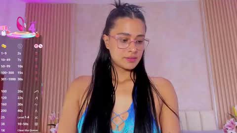 Snapshot of zoebarlowe chatting on 10.07.25 zoebarlowe online show from 10.07.25