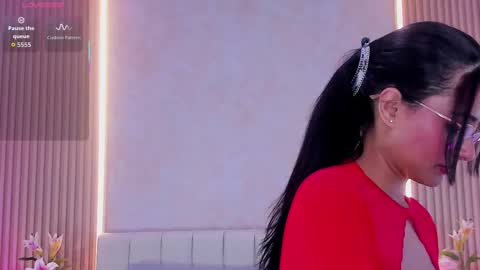 Snapshot of zoebarlowe chatting on 10.21.25 zoebarlowe online show from 10.21.25