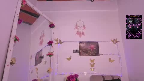 Snapshot of zoee_dolcee chatting on 09.15.25 Catt online show from 09.15.25