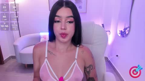  zoee jackson online show from 03.08.25