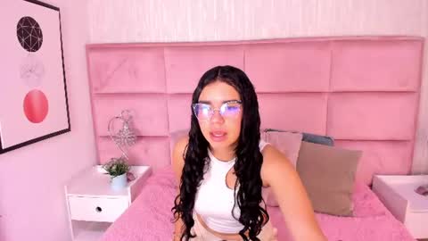 Snapshot of zoee_jhonson chatting on 06.15.26 zoee_jhonson online show from 06.15.26