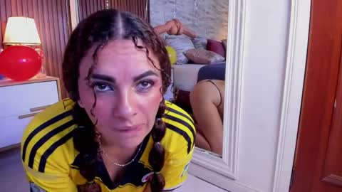 zoehiltonx online show from 06.12.26