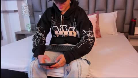 Zoe Krug online show from 03.31.26