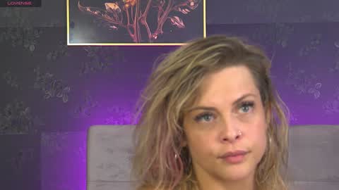 Snapshot of zoemesmerizee chatting on 12.23.24 ZoeMesmerize online show from 12.23.24