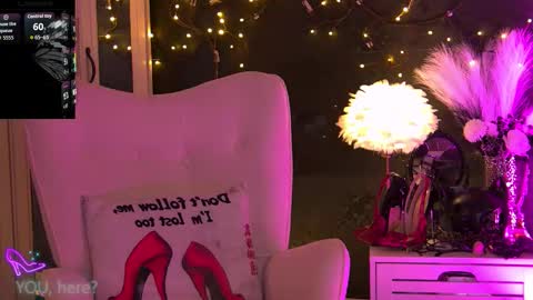 Snapshot of zoemesmerizee chatting on 11.03.25 ZoeMesmerize online show from 11.03.25